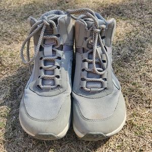 Altra Lone Peak Hiker hiking boots